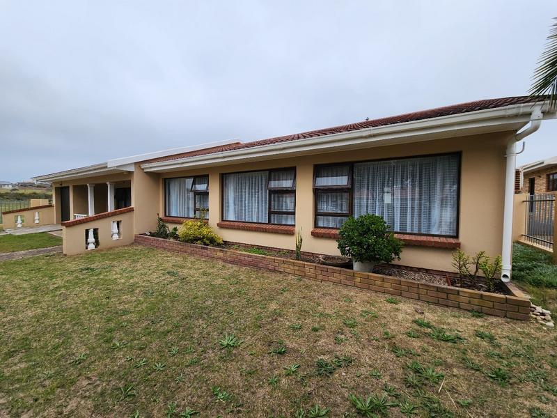 4 Bedroom Property for Sale in Heiderand Western Cape